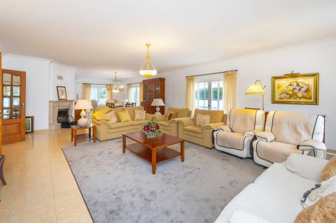 Moradia independente T4, que une o luxo e o conforto, na Quinta da Beloura.