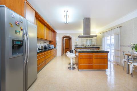 Moradia independente T4, que une o luxo e o conforto, na Quinta da Beloura.