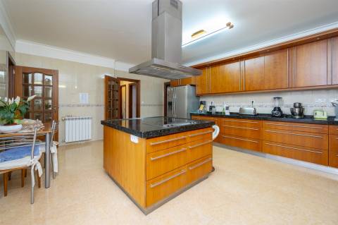 Moradia independente T4, que une o luxo e o conforto, na Quinta da Beloura.