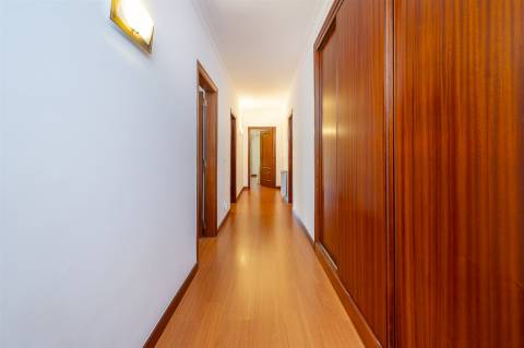 Moradia independente T4, que une o luxo e o conforto, na Quinta da Beloura.