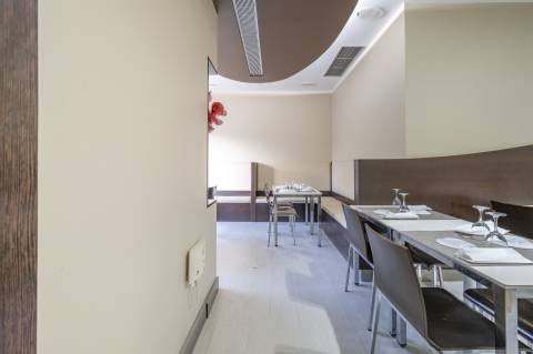 Café/Restaurante equipado, pronto a funcionar.