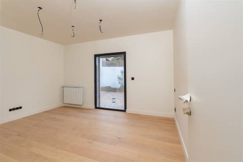 Moradia de Luxo em Birre, com quatro quartos, cada um com a sua casa de banho privativa