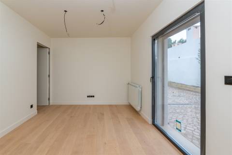 Moradia de Luxo em Birre, com quatro quartos, cada um com a sua casa de banho privativa