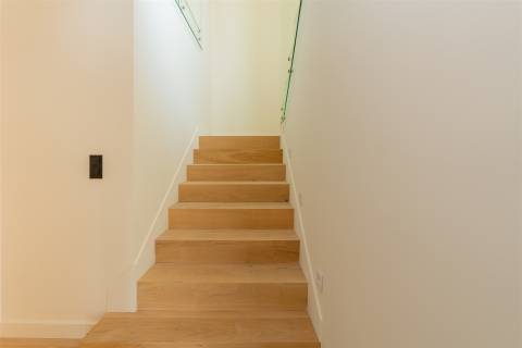 Moradia de Luxo em Birre, com quatro quartos, cada um com a sua casa de banho privativa