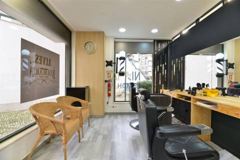 Loja em Algés, Oeiras, Lisboa