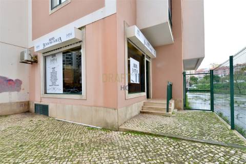 Loja em Algés, Oeiras, Lisboa