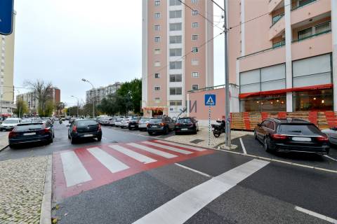 Loja em Algés, Oeiras, Lisboa