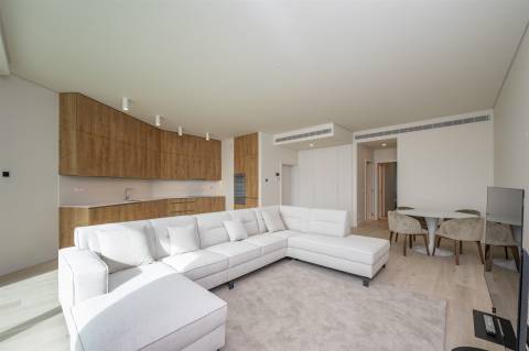 Apartamento T2 na Urb. Bayview, Cascais.