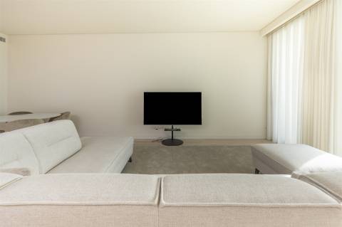 Apartamento T2 na Urb. Bayview, Cascais.