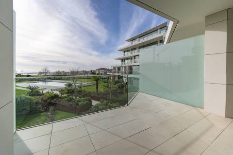 Apartamento T2 na Urb. Bayview, Cascais.