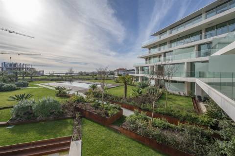 Apartamento T2 na Urb. Bayview, Cascais.