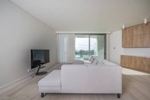 Apartamento T2 na Urb. Bayview, Cascais.