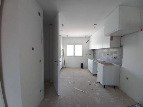 Apartamentos de 3 assoalhadas na Praia das Maçãs, Sintra
