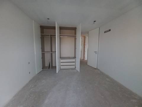 Apartamentos de 3 assoalhadas na Praia das Maçãs, Sintra