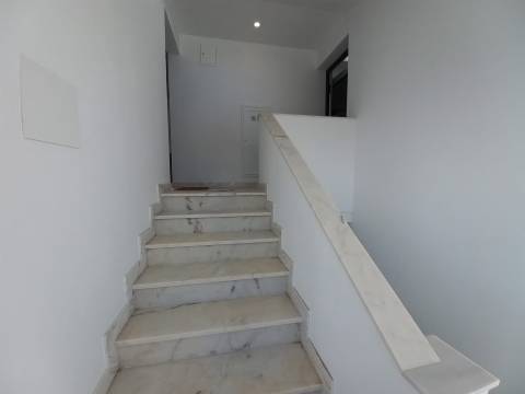 Apartamentos de 3 assoalhadas na Praia das Maçãs, Sintra