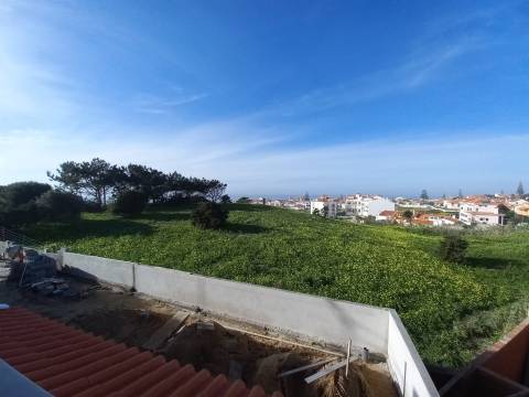 Apartamentos de 3 assoalhadas na Praia das Maçãs, Sintra