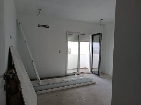 Apartamentos de 3 assoalhadas na Praia das Maçãs, Sintra