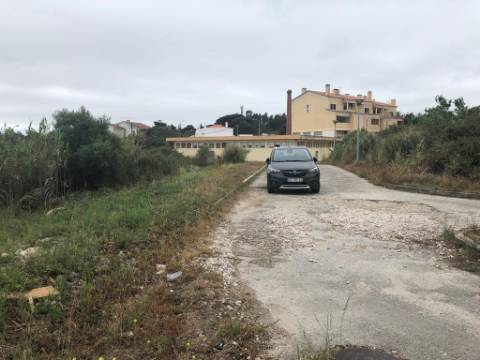 Lotes para moradias T3 em Loteamento aprovado em Albarraque.