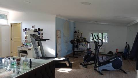 Quinta em Terrugem com moradia V3 e piscina