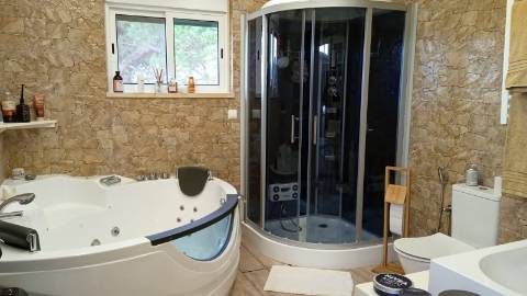 Quinta em Terrugem com moradia V3 e piscina