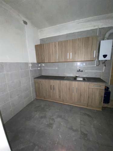 Prédio em Frielas Loures com 2 apartamentos de tipologia T2.