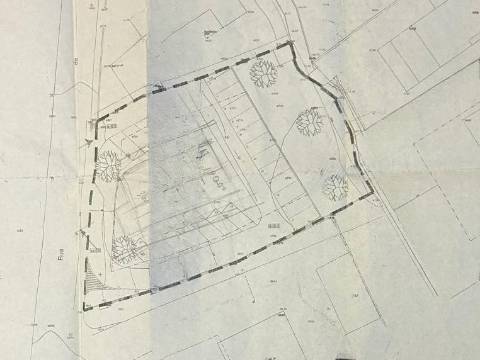 Terreno para construção destinada a comércio/serviços ou habitação, com 1377m2 em Birre, Cascais.