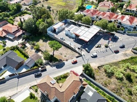 Terreno para construção destinada a comércio/serviços ou habitação, com 1377m2 em Birre, Cascais.