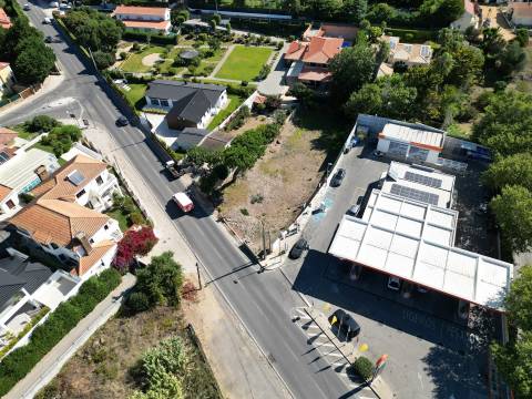 Terreno para construção destinada a comércio/serviços ou habitação, com 1377m2 em Birre, Cascais.