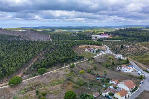 Lote de Terreno para construção 1000 m2.  Inserido em loteamento  para 7 moradias