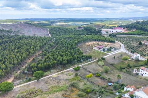 Lote de Terreno para construção 1000 m2.  Inserido em loteamento  para 7 moradias.