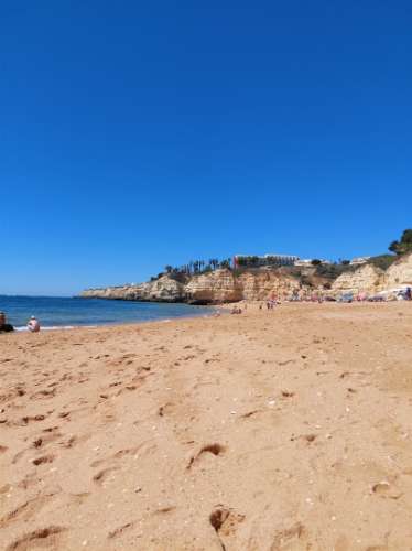 Apartamento T2 novo com garagem - Armação de Pêra, Silves, Algarve.