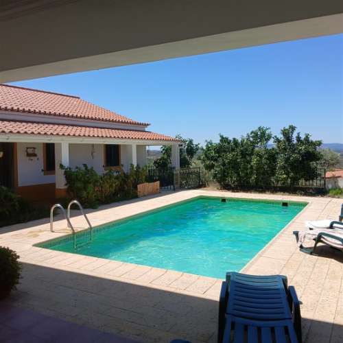 Moradia de 2 pisos, 8 assolhadas, 5 casas de banho - Alandroal, Évora