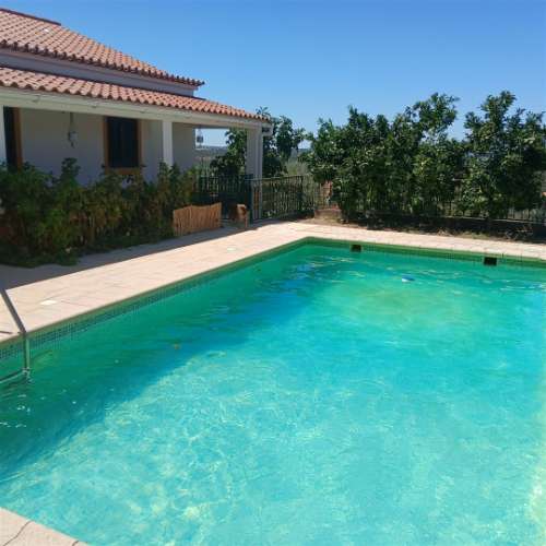 Moradia de 2 pisos, 8 assolhadas, 5 casas de banho - Alandroal, Évora