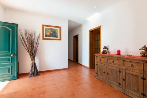 Moradia de 2 pisos, 8 assolhadas, 5 casas de banho - Alandroal, Évora