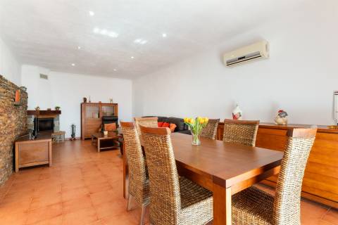 Moradia de 2 pisos, 8 assolhadas, 5 casas de banho - Alandroal, Évora