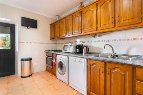 Moradia de 2 pisos, 8 assolhadas, 5 casas de banho - Alandroal, Évora