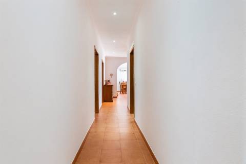 Moradia de 2 pisos, 8 assolhadas, 5 casas de banho - Alandroal, Évora