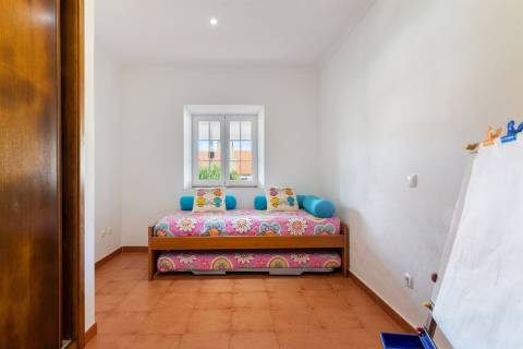 Moradia de 2 pisos, 8 assolhadas, 5 casas de banho - Alandroal, Évora