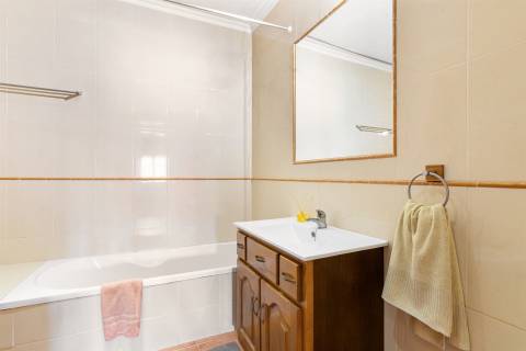 Moradia de 2 pisos, 8 assolhadas, 5 casas de banho - Alandroal, Évora