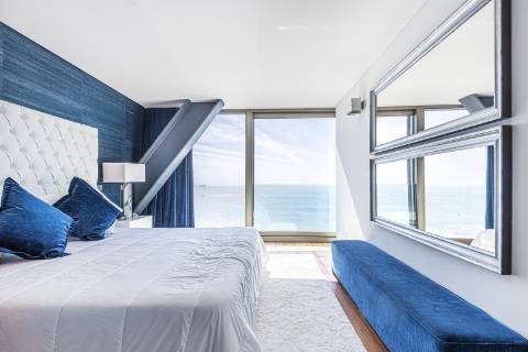 Duplex T3 em primeira linha mar, condomínio de luxo em Cascais