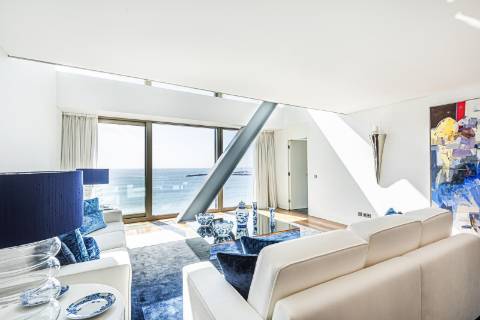 Duplex T3 em primeira linha mar, condomínio de luxo em Cascais