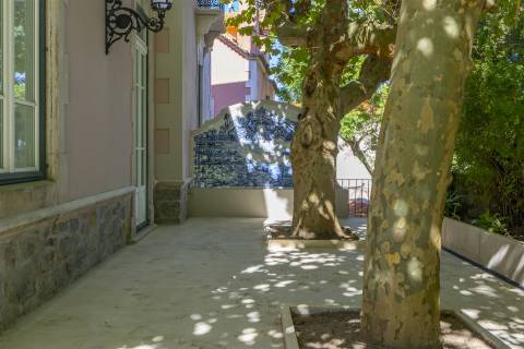 Chalet de Luxo em Sintra. Chalet com 5 quartos, cinema, sauna e garrafeira particular