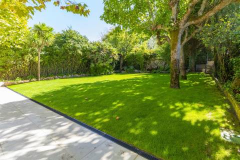 Chalet de Luxo em Sintra. Chalet com 5 quartos, cinema, sauna e garrafeira particular