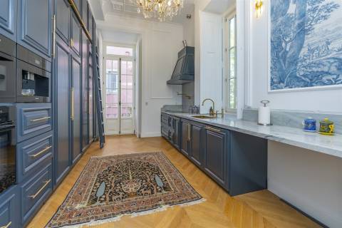 Chalet de Luxo em Sintra. Chalet com 5 quartos, cinema, sauna e garrafeira particular