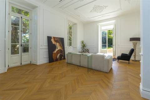 Chalet de Luxo em Sintra. Chalet com 5 quartos, cinema, sauna e garrafeira particular