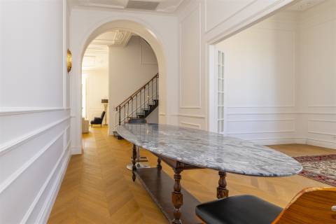 Chalet de Luxo em Sintra. Chalet com 5 quartos, cinema, sauna e garrafeira particular