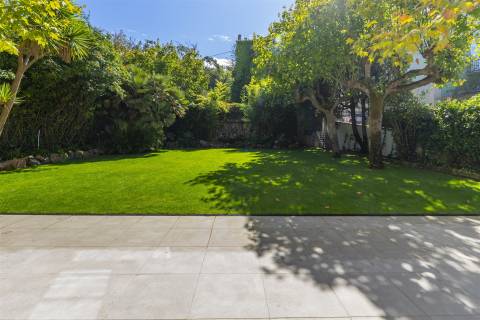 Chalet de Luxo em Sintra. Chalet com 5 quartos, cinema, sauna e garrafeira particular