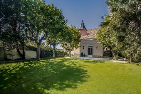 Chalet de Luxo em Sintra. Chalet com 5 quartos, cinema, sauna e garrafeira particular