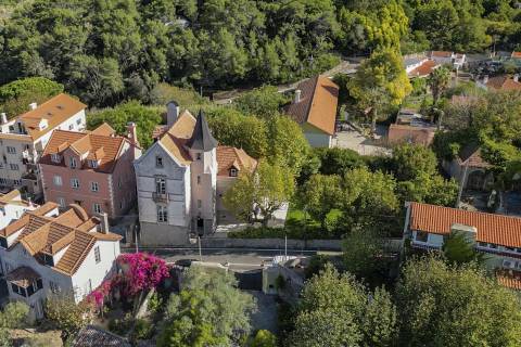 Chalet de Luxo em Sintra. Chalet com 5 quartos, cinema, sauna e garrafeira particular