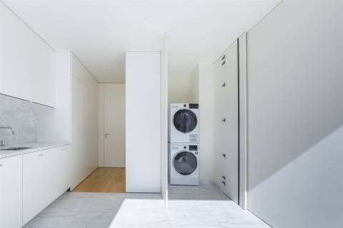 Apartamento T3 no The Coral com Varanda e 3 Lugares de Garagem na Gandarinha - Cascais